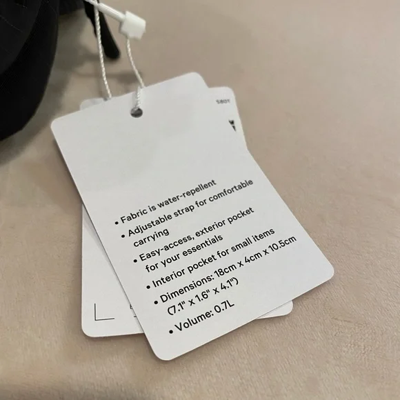 NWT! Lululemon MINI BELT BAG in Black - Picture 12 of 13